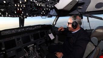 Bakan Akar’dan 3 saatlik özel uçuş: Havadan ihbar kontrol uçağıyla denetleme yaptı