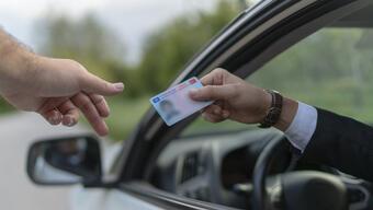 Ehliyet kurs ve sürücü belgesi harç ücretleri 2023 ne kadar oldu?