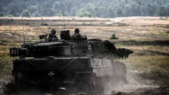 Leopard tanklarının Ukrayna'ya sevkiyatı ne zaman? Almanya Savunma Bakanı tarih verdi