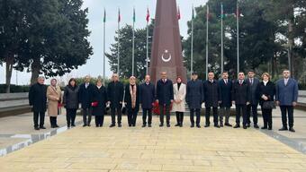 Bakan Özer, Azerbaycan’da Türk Şehitliği’ni ziyaret etti