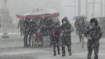 İstanbul'da perşembe gününe kadar kar yağışı var! 