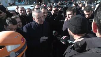 Cumhurbaşkanı Erdoğan Pazarcık'ta vatandaşla görüştü