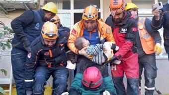 2 yaşındaki Mehmet, 78 saat sonra enkazdan kurtarıldı