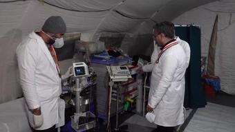 Depremzedeler için sahra hastanesi kurdular... İranlı doktor CNN TÜRK'e konuştu