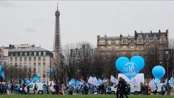 Fransa'da halk emeklilik reformuna karşı bir kez daha sokakta