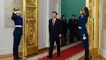 Kremlin'de dev kapılar böyle açıldı... Putin’den Cinping’e görkemli karşılama!
