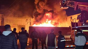 Adana'da geri dönüşüm fabrikasının deposu yandı
