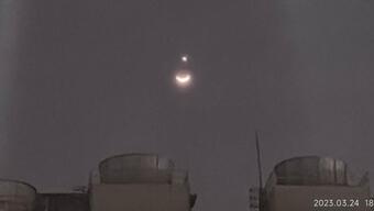 Ay ile Venüs'ün buluşması Türk bayrağını andırdı