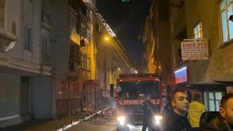Bağcılar'da kaldığı çatı katını yakıp sosyal medyada paylaştı