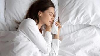 Harvard Üniversitesi uzmanları açıkladı: Böyle uyumak ömrü 5 yıl uzatıyor