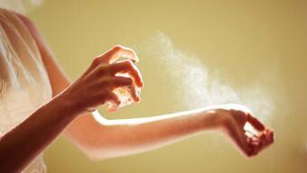 Parfüm güneş alerjisini tetikleyebilir