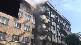 Zeytinburnu'nda tekstil atölyesinde yangın: Mahsur kalanlar kurtarıldı