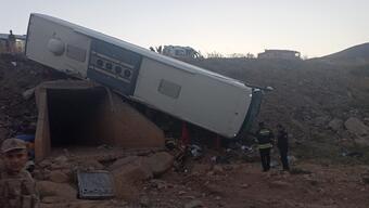 Erzurum'da otobüs şarampole yuvarlandı: 3 ölü, 21 yaralı