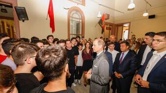 Prens Edward İstanbul’da: Kabataş Erkek Lisesi’ni ziyaret etti