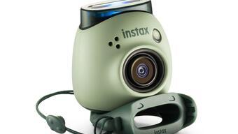 INSTAX fotoğraf makinesi serisinde bir yeniliğe imza atıyor