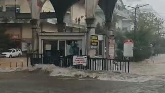 İstanbul'da bir çok noktada su baskınları yaşanıyor