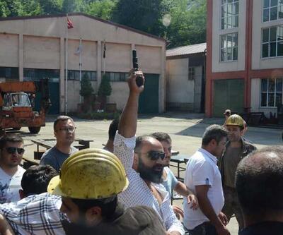 Zonguldakta maden ocağı önünde gazetecilere saldırı