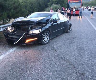 İzmirdeki trafik kazasında 1 kişi öldü, 4 kişi yaralandı