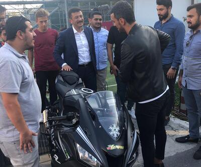 Sofuoğlunun motosikletini 10 kişi taşıdı