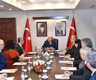 Adana Valisi Mahmut Demirtaş, nüfus müdürleri ile bir araya geldi