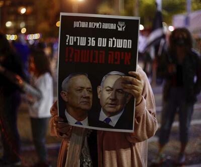 Tel Aviv’de sosyal mesafeli Netanyahu karşıtı gösteri