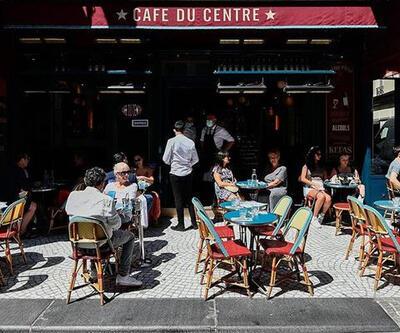 Fransada tedbirler gevşetiliyor: Birçok işletme yeniden açıldı