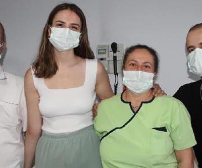 Sağlık personeli anne, eşi ve çocuklarına Kovid-19 aşısı yaptı