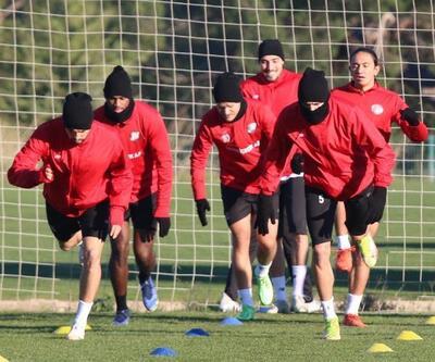 5 eksikli Antalyaspor, 11 yıl sonra deplasmanda Galatasaray karşısında galibiyet hedefliyor