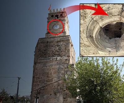 Tarihi Saat Kulesinin orijinal saatini çalıp plastiğini takmışlar