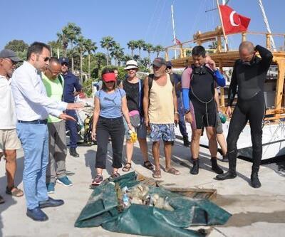 Datça Limanında deniz dibi pırıl pırıl oldu