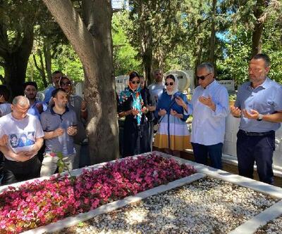 Kemal Sunal vefatının 22nci yılında mezarı başında anıldı