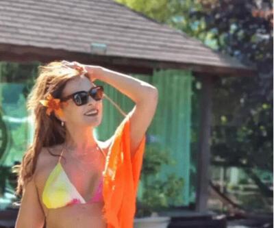 Aydan Şenerin bikinili pozu sosyal medyayı salladı