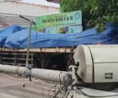 Endonezyada katliam gibi kaza Kamyon otobüs durağına çarptı: 10 ölü, 20 yaralı