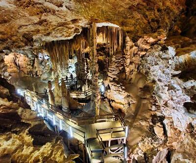 150 milyon yıllık Karaca Mağarası’nda turizm hareketliliği devam ediyor