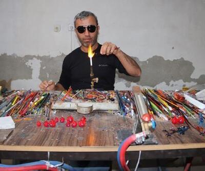 İstanbulda öğrendiği cam sanatıyla memleketinde minyatür hediyelikler üretiyor