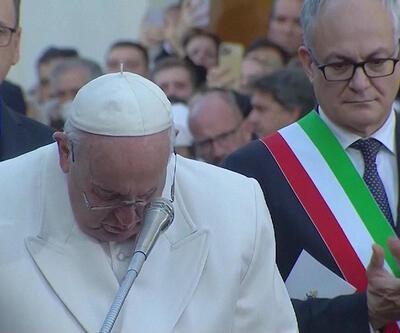 Papa Francis gözyaşlarına boğuldu