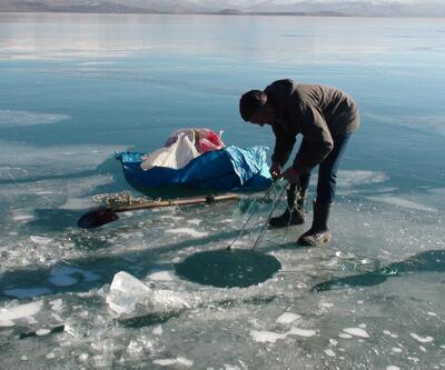 Çıldır Gölünde Eskimo usulü balık avı