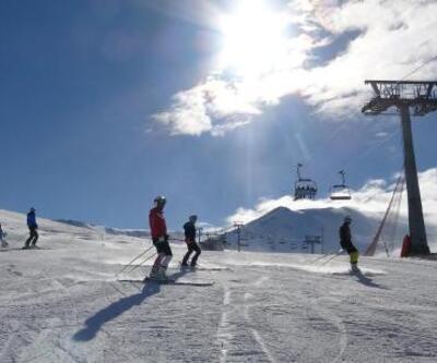 Erzurumda kayak merkezlerine 270 bin metreküp suni kar yağdırıldı