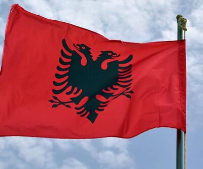 Arnavutluk’ta Türkiye’deki depremler nedeniyle 1 günlük ulusal yas ilan edildi
