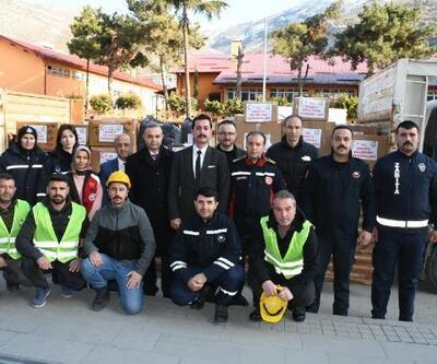 Amasya Belediyesi personeli depremzedelerin yanında