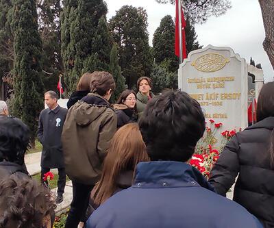 İstiklal Marşı 102 yaşında Mehmet Akif Ersoy anıldı