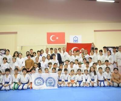 Balkan Kyokushin Karate Şampiyonasına katılacak sporcuları Başkan Yılmaz uğurladı