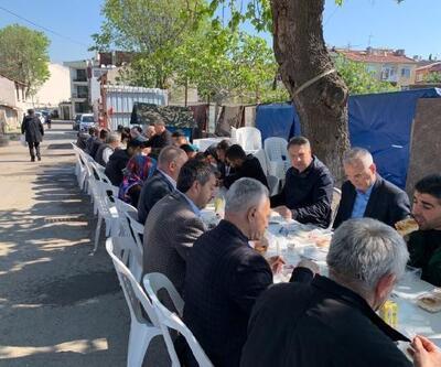 AK Partili adaylar, kâğıt toplayıcılarla kahvaltıda buluştu
