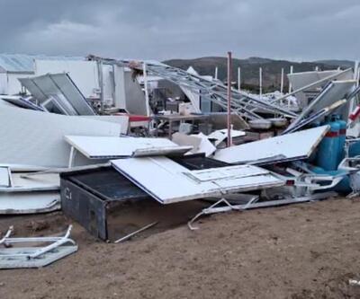 Kırıkkalede kuvvetli rüzgarda TOKİ şantiyesinin yemekhanesi yıkıldı