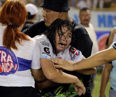 El Salvadorda futbol maçında facia: 12 ölü, yüzlerce yaralı
