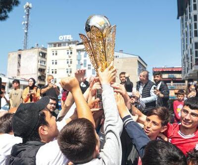 Samsunspor şampiyonluk kupasını taraftarıyla buluşturuyor