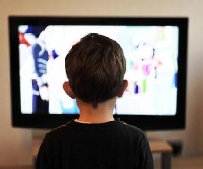 Çocuğunuz yüksek sesle televizyon izliyorsa işitme kaybı olabilir Çocuklarda işitme kaybı belirtileri
