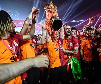Şampiyonluk kutlamalarında Galatasaraylı futbolcular hangi şarkıyla sahneye çıktı