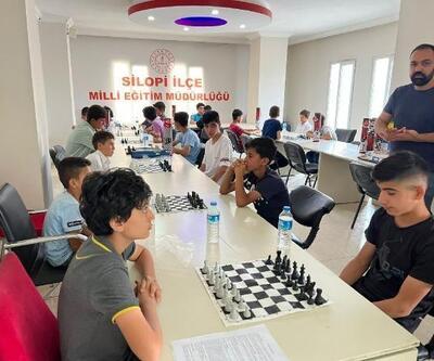 Silopi’de bin öğrencinin katıldığı satranç turnuvası sona erdi