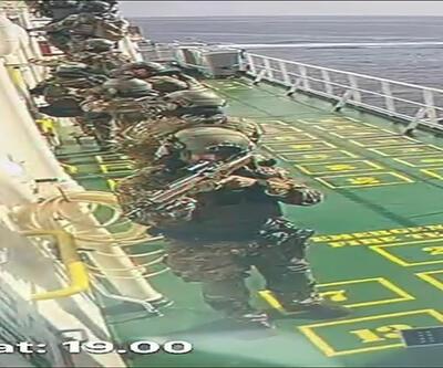 Türk gemisine saldıran korsanlar böyle yakalandı İşte dakika dakika operasyon anı...
